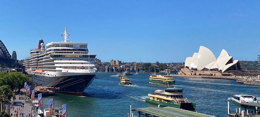 Ship spotting at Circular Quay